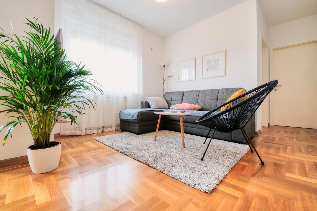 Lovely Apartment Mira Near Airport Zagreb Velika Gorica Exterior foto
